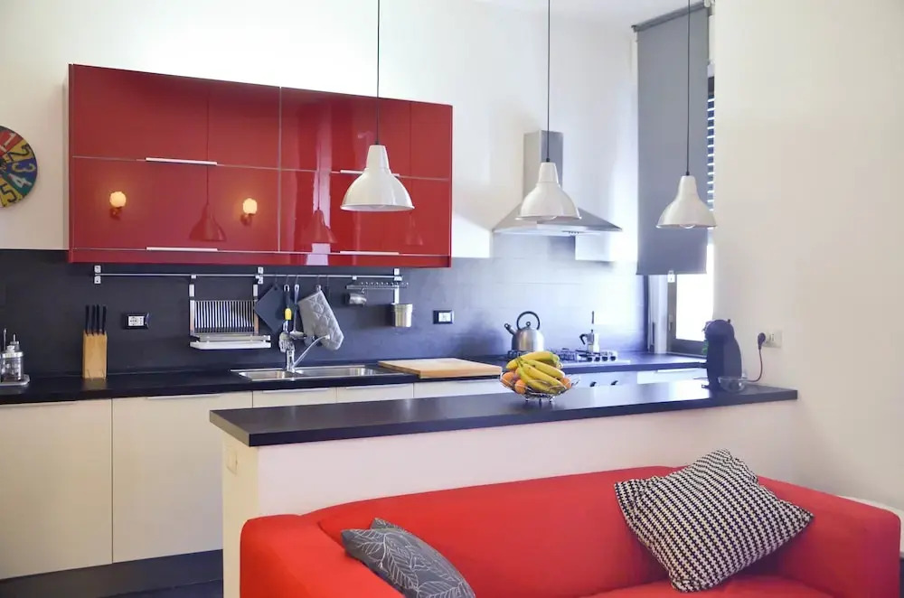 The Red Suite in Florence with Free Parking