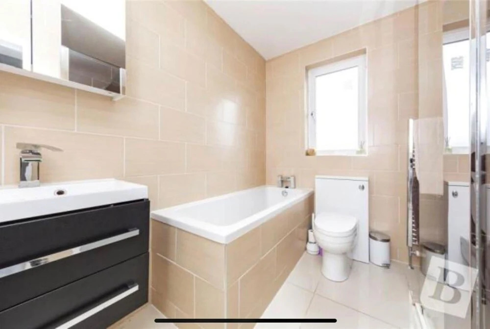 Stunning 4-bed House in Gidea Park