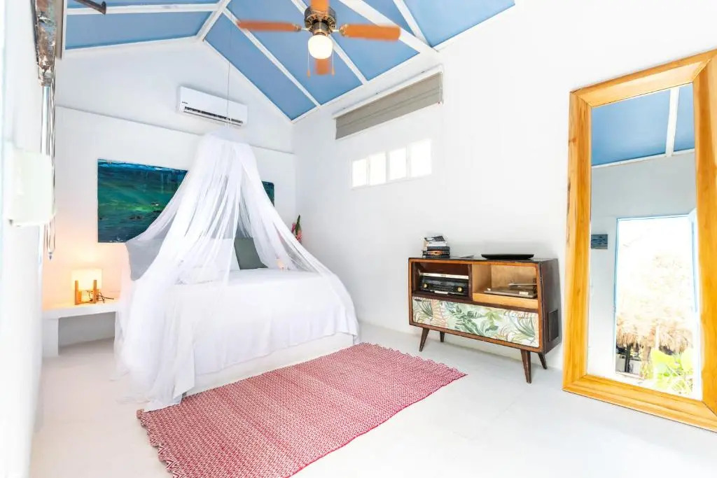 Isla Rosa Boutique by NOMAD GURU