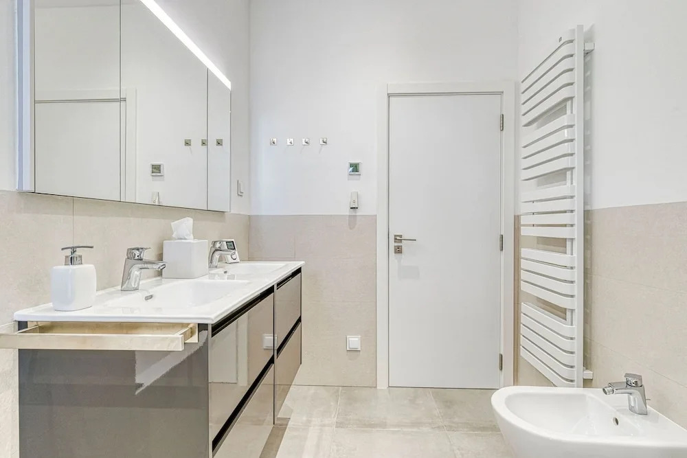 Manatee Modern Luxurious Villa