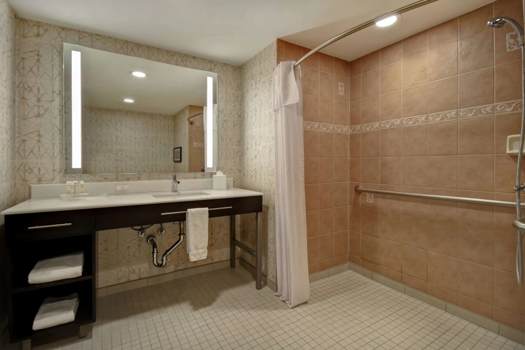 Homewood Suites by Hilton Edgewater-NYC Area