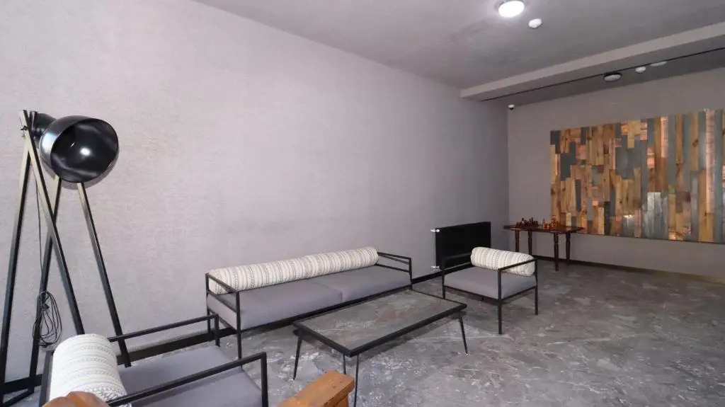 Joli s 2BR Apartment in Marshall project