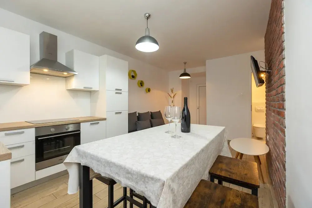 Deluxe Apartment near the Bridge