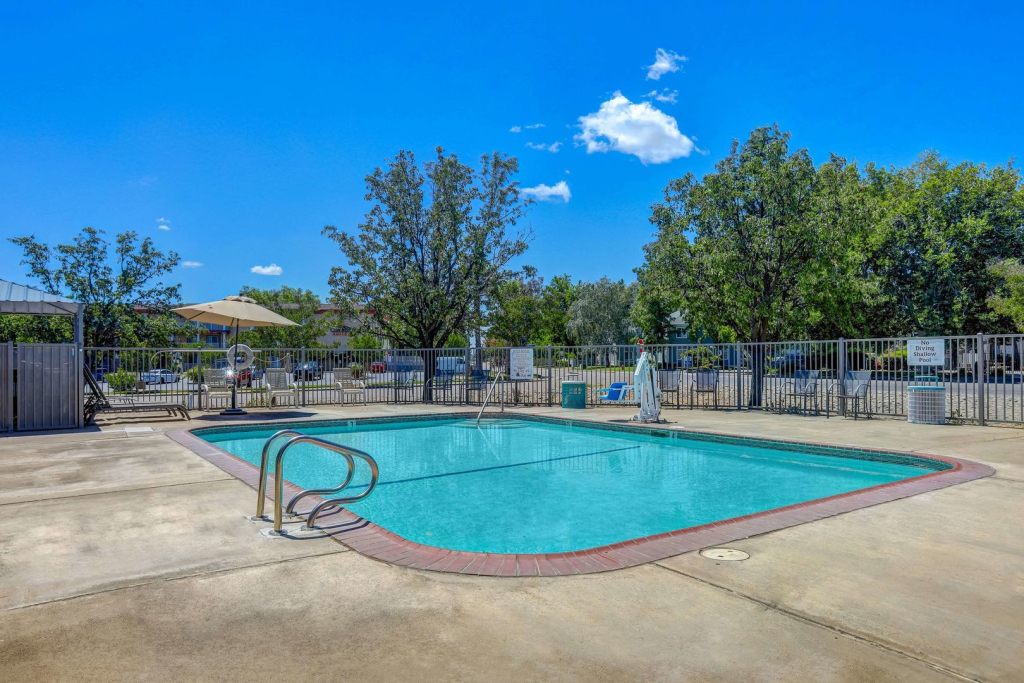 Motel 6-Red Bluff, CA