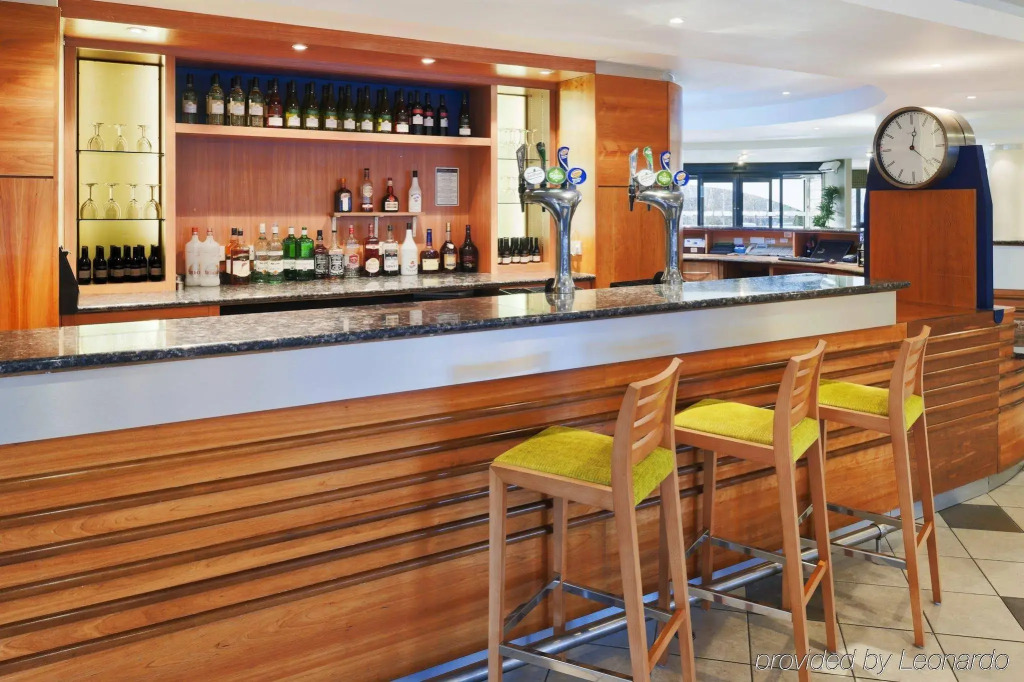 Knowsley Inn & Lounge
