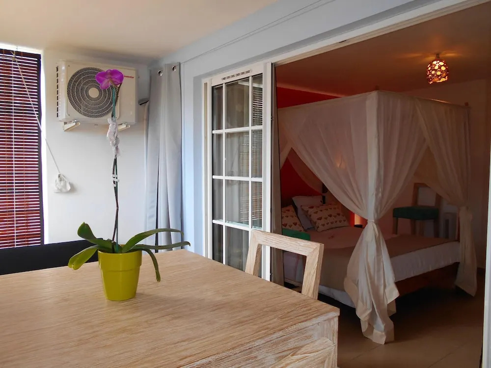 Apartment with One Bedroom in la Possession, with Wonderful Sea View, Terrace And Wifi - 18 Km From the Beach