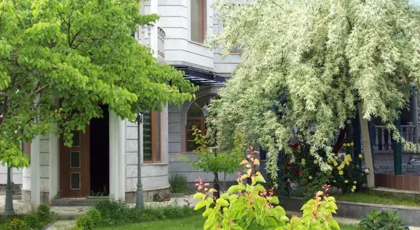 Guest House on ul Davidashen 10