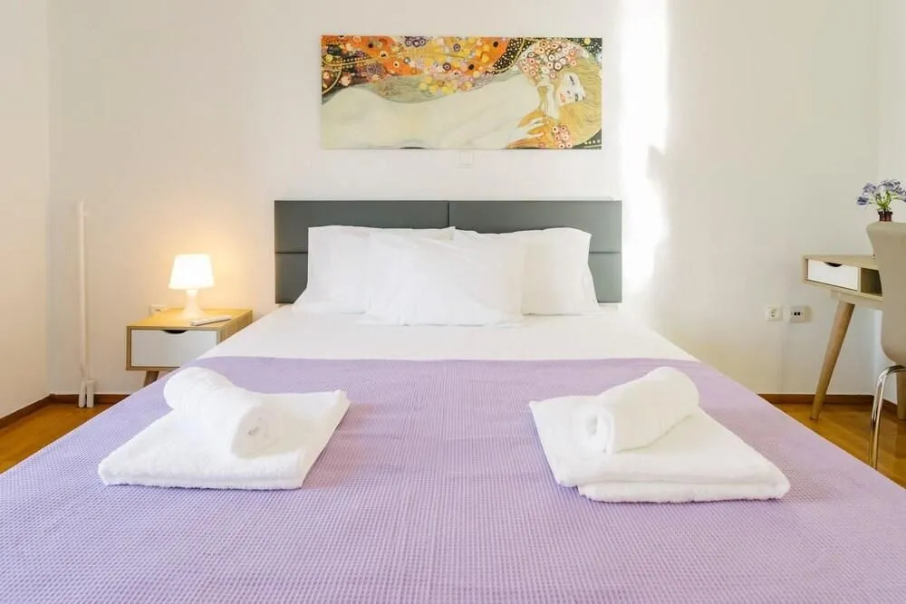 Bright 2 bedrooms apt. in the heart of Athens w stunning views to Acropolis