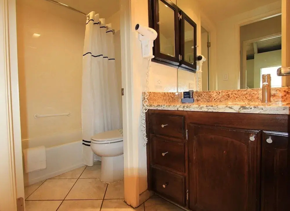 Llc1236 - Lakeside Landing 4 Bedroom Condo