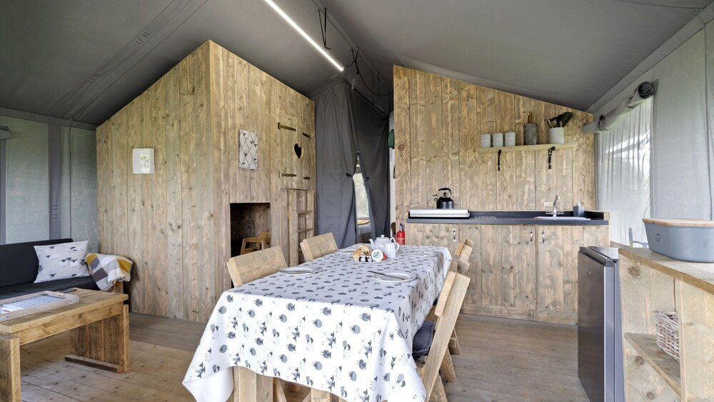 Safari Tent by Hertford Lake With Hot Tub