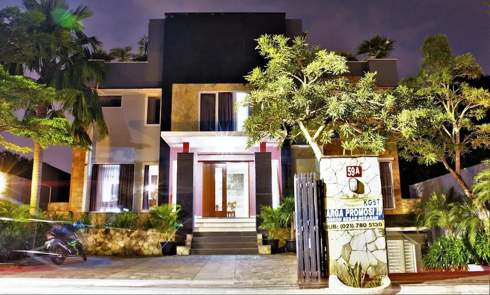 ZEN Rooms Basic near Cilandak Town Square