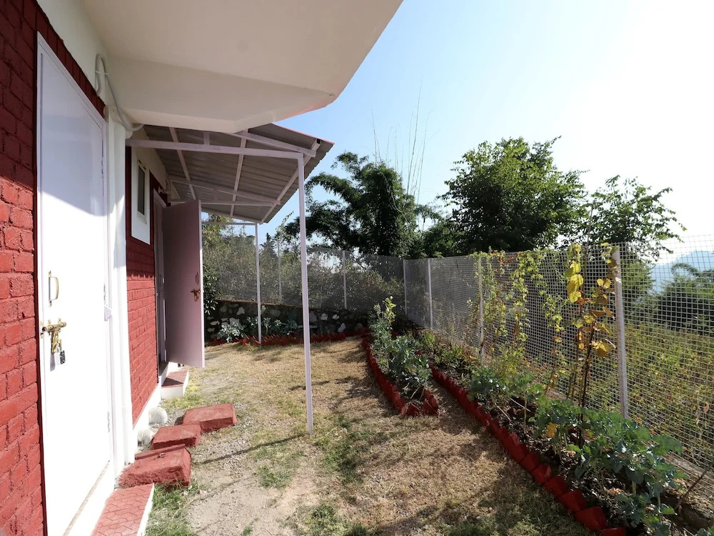 OYO 10770 Home Modern 2BHK Villa Naukichiyatal