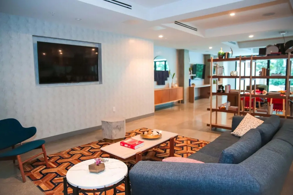 Fully Furnished Suites near Little Tokyo