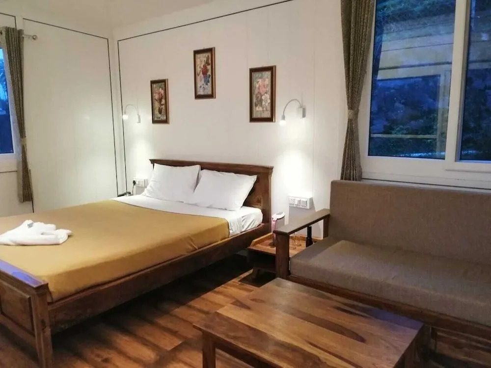 Chow Chow Valley Resorts