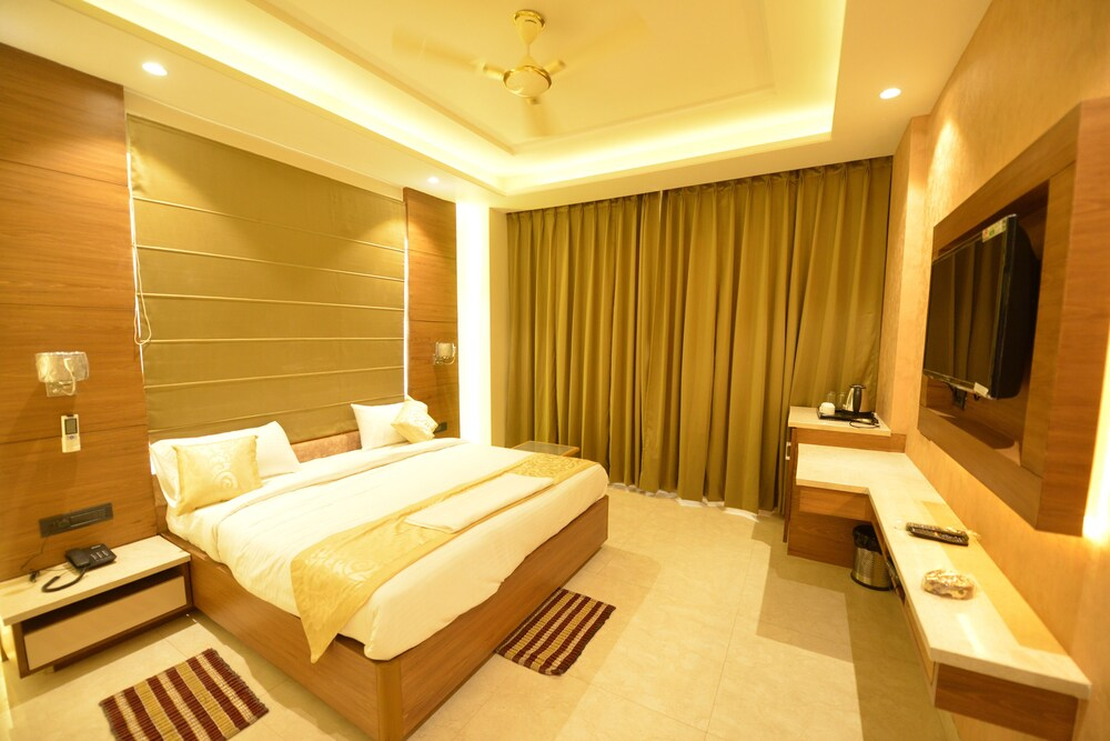 Hotel RR 62-Jaipur City Centre Hotel