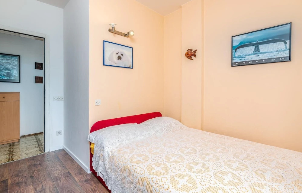 Awesome Apartment in Mali Losinj With Wifi and 3 Bedrooms