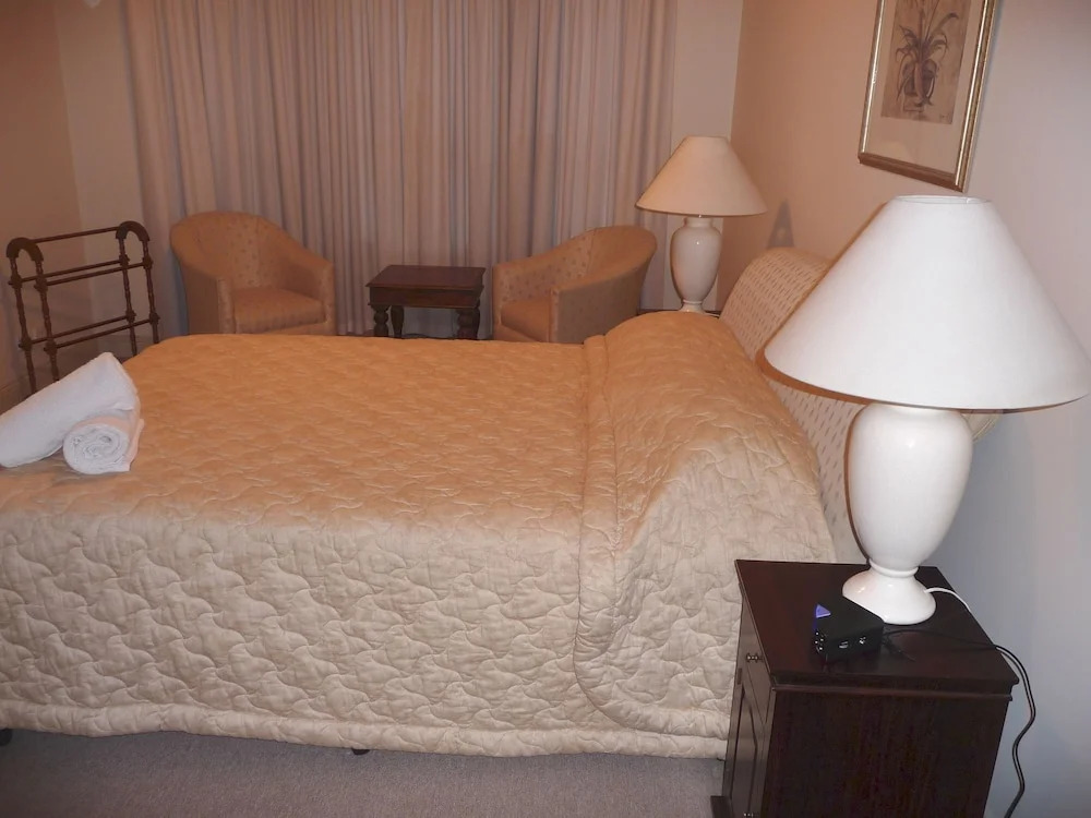 City Escape 2BD in Adelaides East End 2