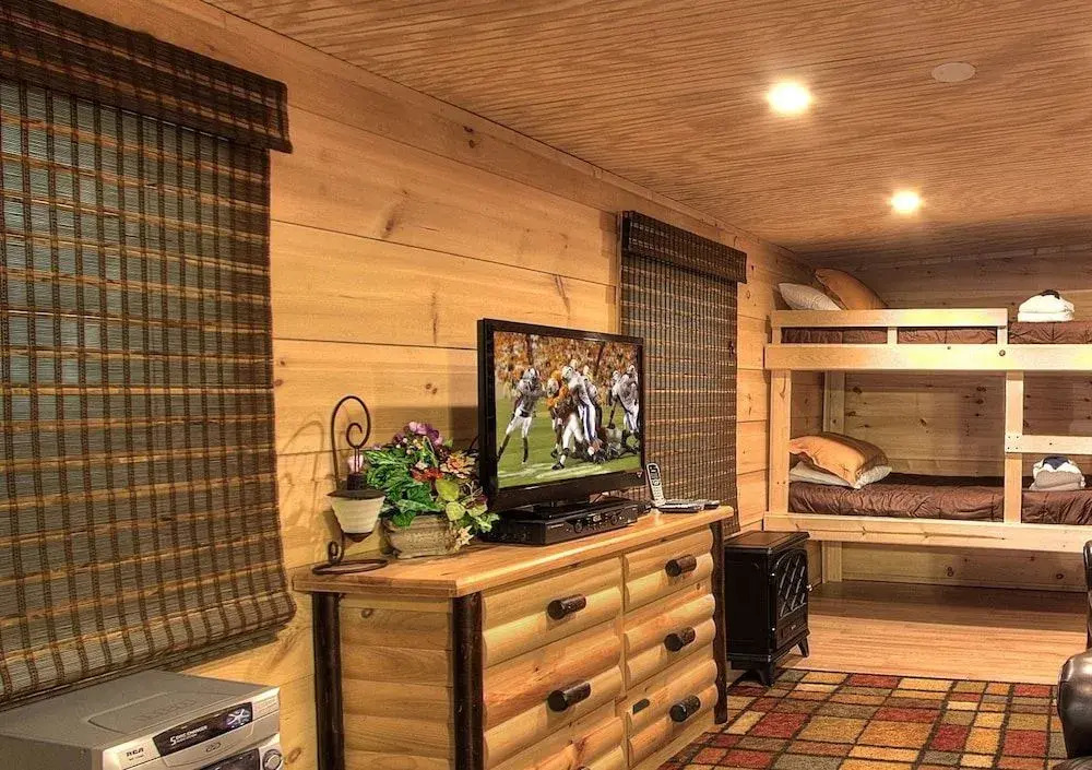 A Payton Place 1 Bedroom 1 Bathroom Cabin