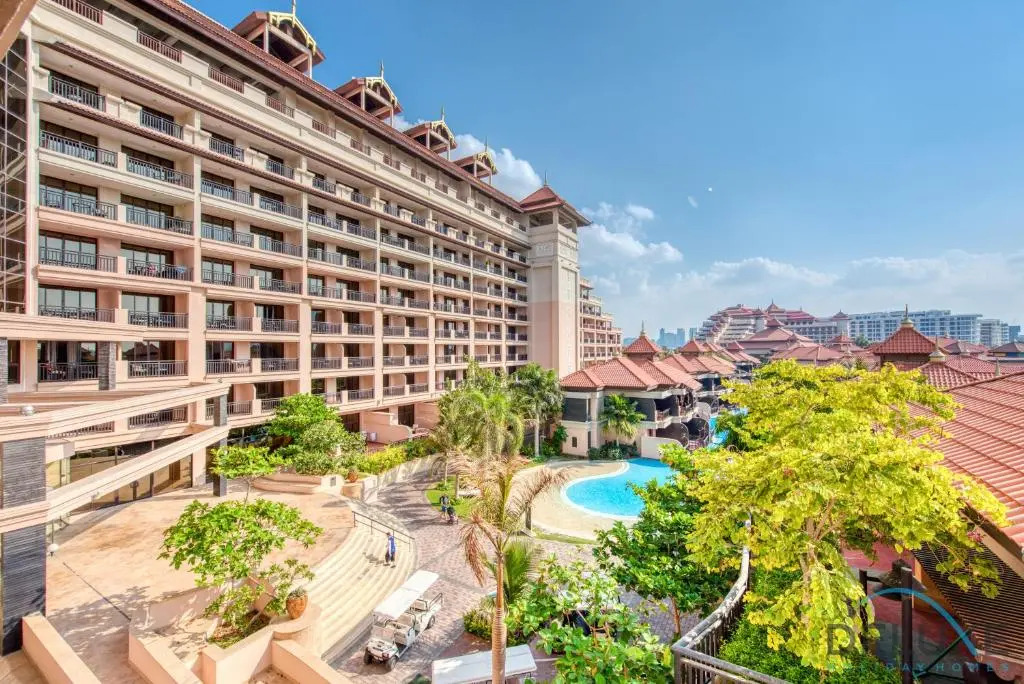 Splendid 2 Bedroom Apartment at Royal Amwaj, Palm Jumeirah by Deluxe Holiday Homes