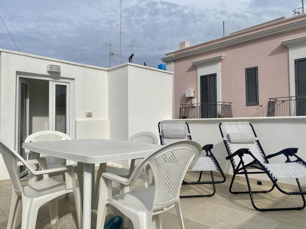 3 people, 1 bathroom, suitable for couples, central location, private terrace-Terrazza Cavour
