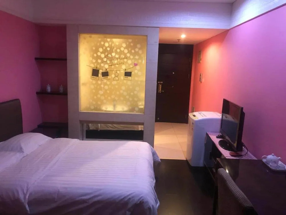 He Yue Hotel