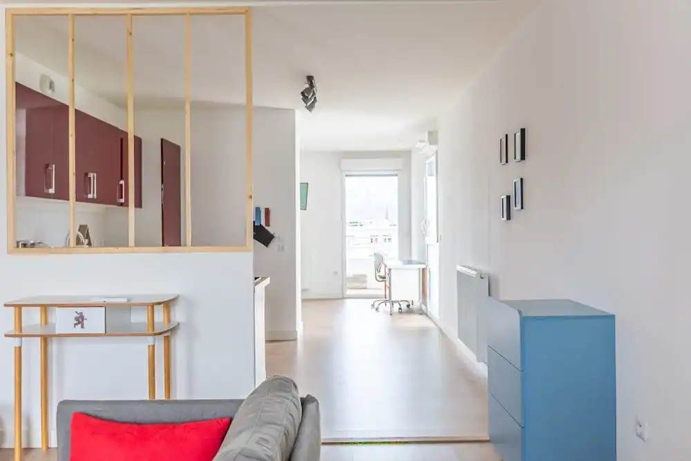 Spacious Apartment for 4 People in Bordeaux!