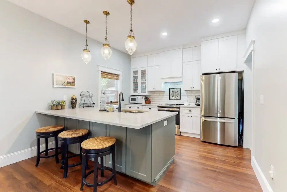 Classy Cottage With a Washer/dryer, Central AC, & Fast Wifi - Near Beaches