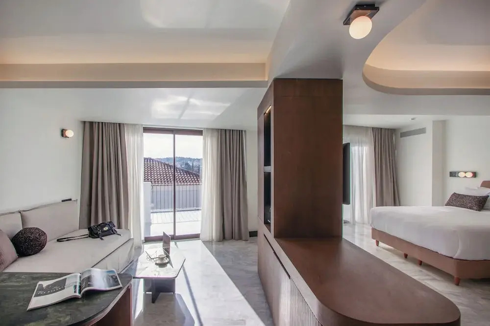 LAvventura Suites