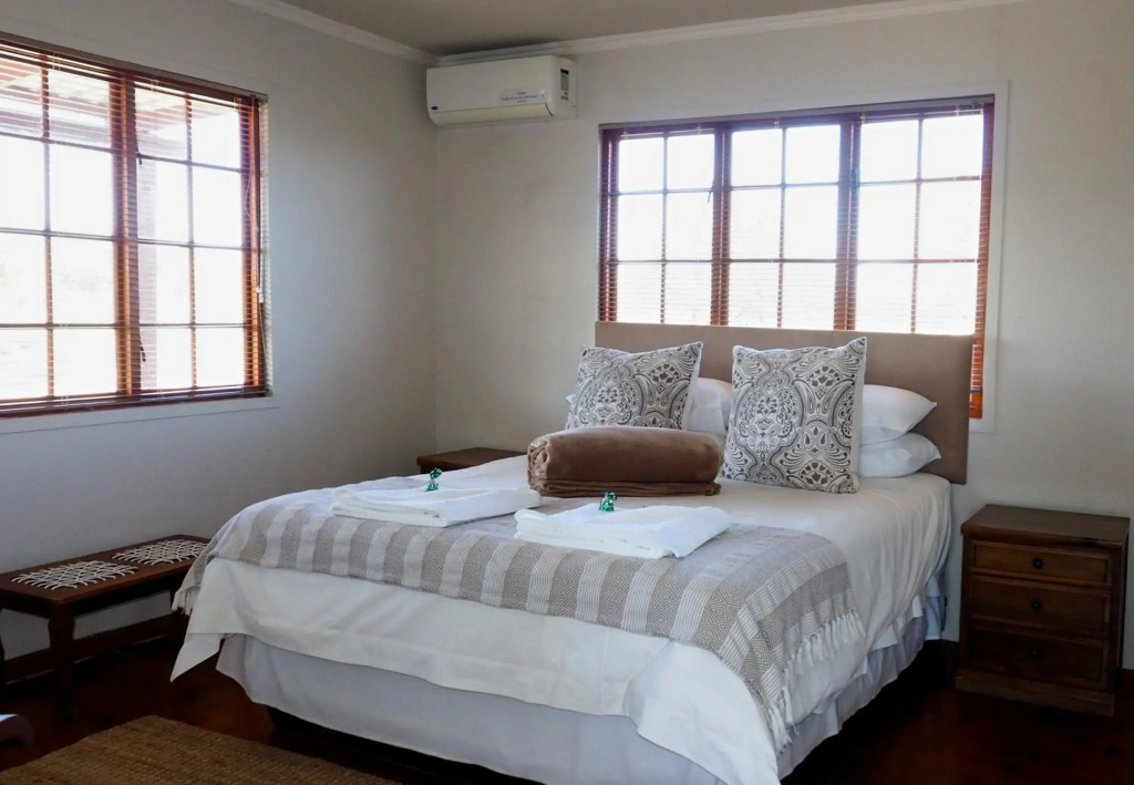 Klein Karoo Game Lodge