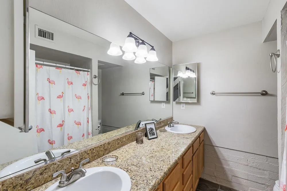Campus Walk Condo 2 BR by Casago