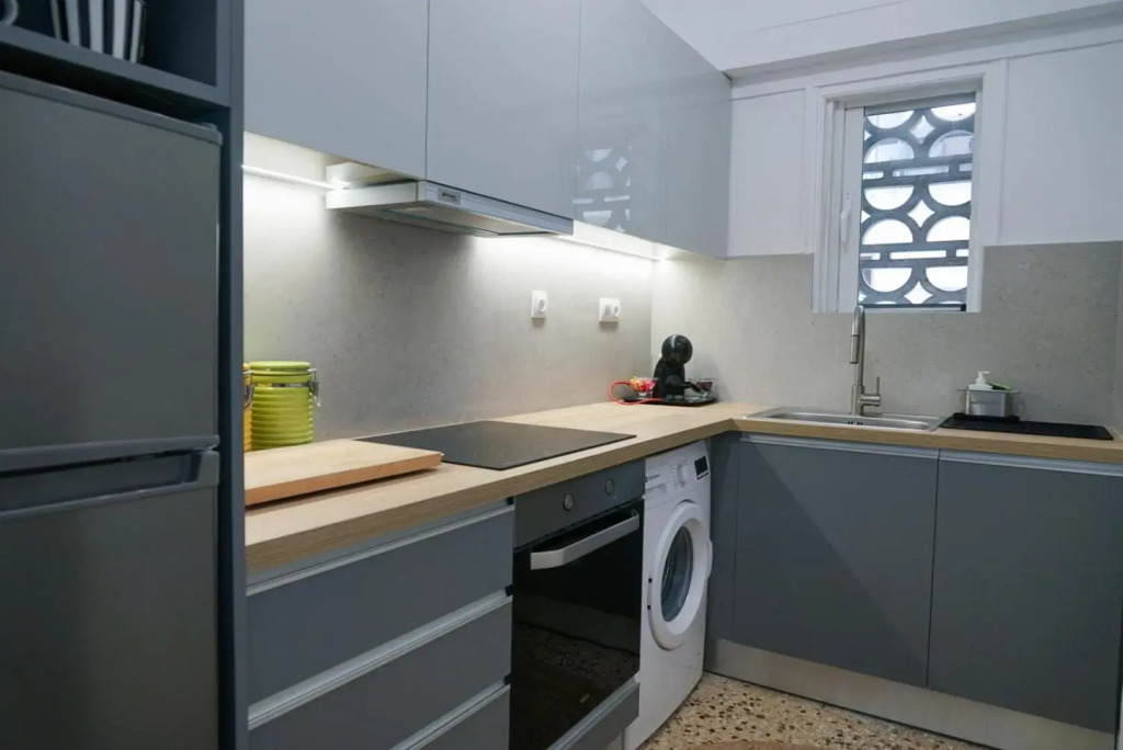 Modern studio apartment very close to city centre