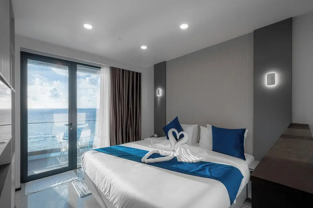iCom Blue Seaview