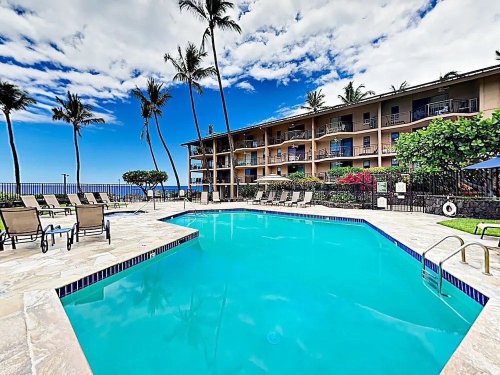 New Listing! Oceanfront W/ Resort Amenities 2 Bedroom Condo