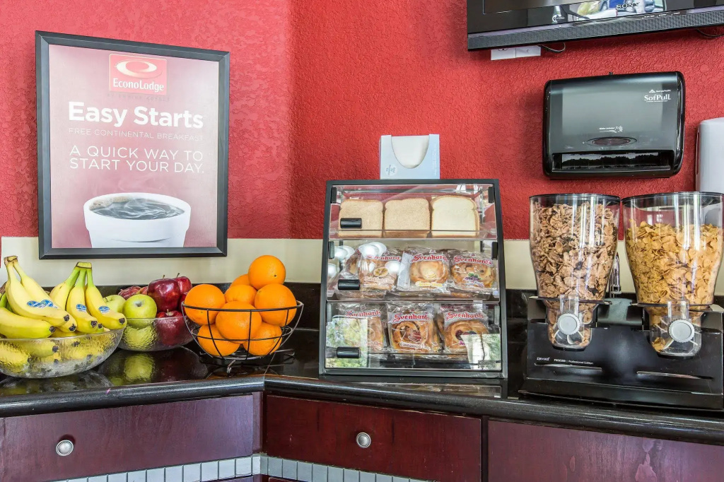 Econo Lodge Inn & Suites Fallbrook Downtown