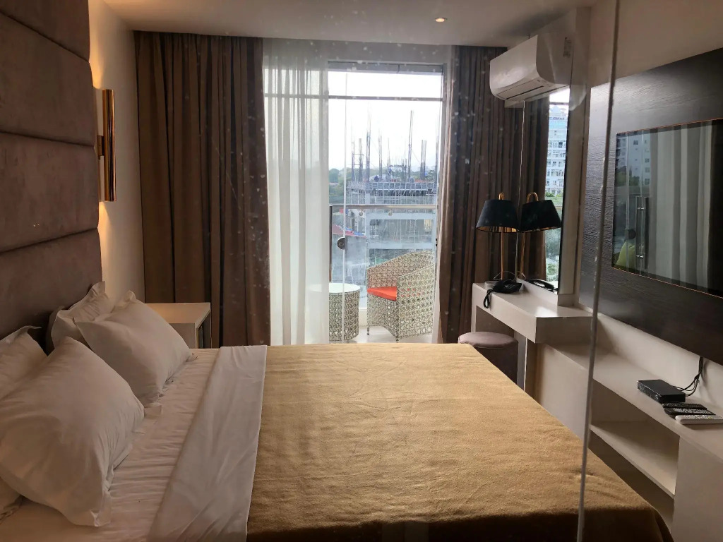 Apollonia Royale Hotel