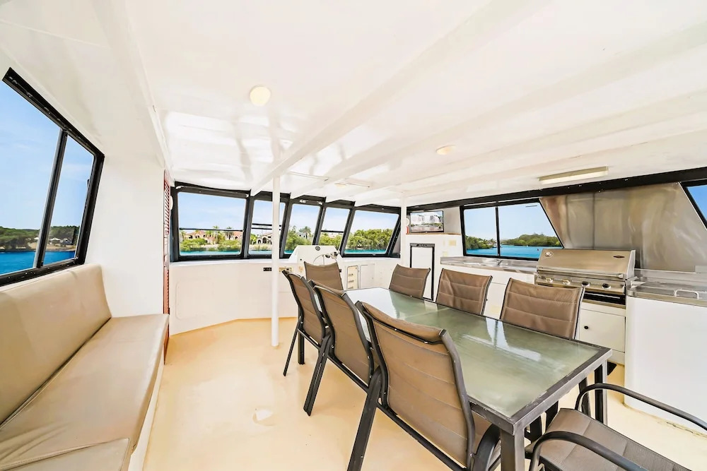 Coomera Houseboats