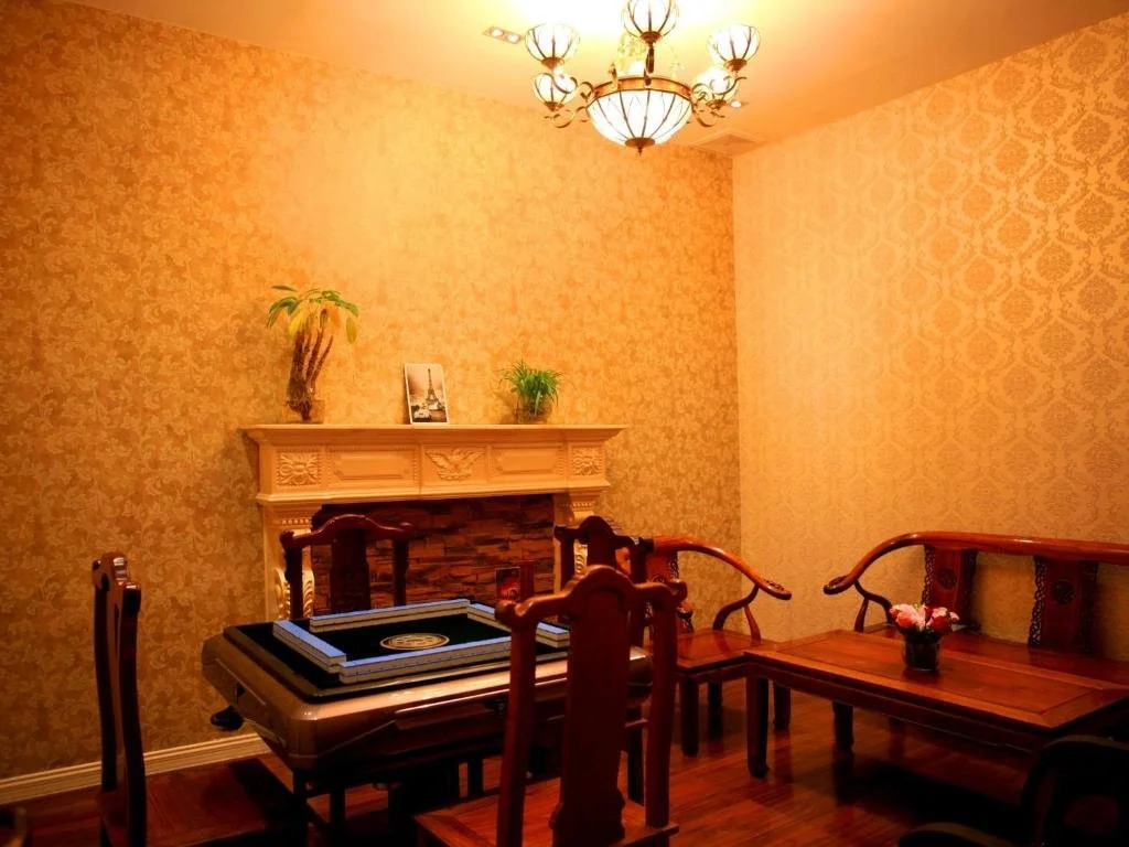 Dongxing Donghai Hotel