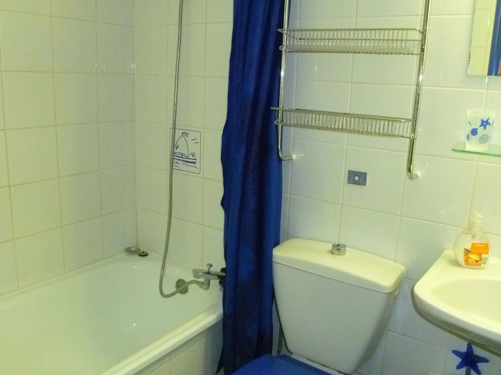 A Pleasant Little Studio Apartment With a Terrace, 30 Metres From the Beach