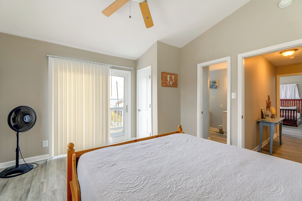 Luxe 'cozy Crab Shack' w/ Porch in Indian Beach!