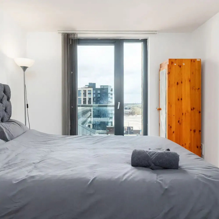 Stunning City Center 2 Bedroom Apartment I Parking