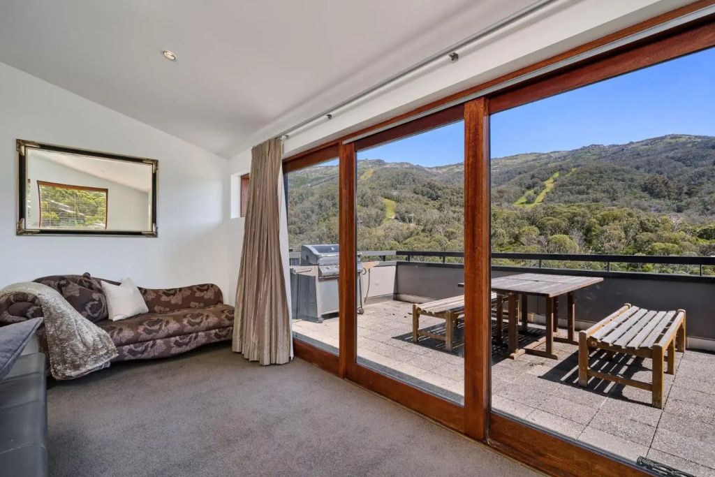 Elevation 3 bedroom and loft penthouse with gas fire and alpine views