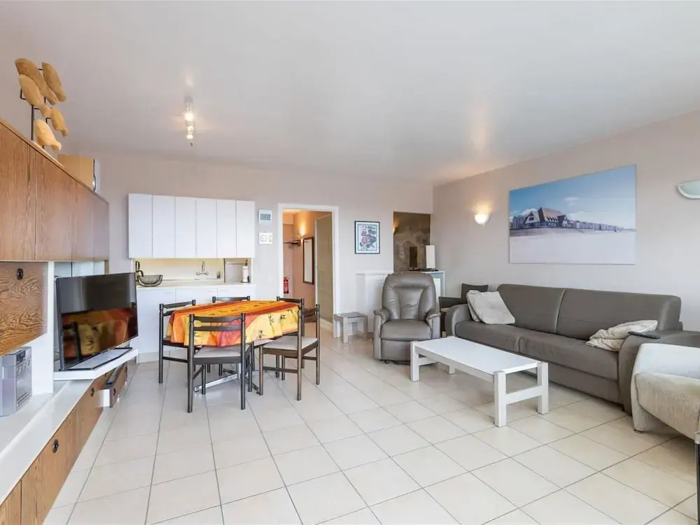 Apartment in Middelkerke Near Beach & Pool