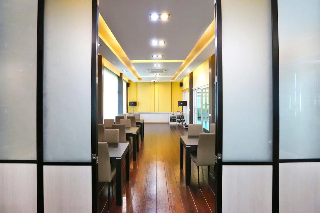 RoomQuest Suvarnabhumi Airport Rom Klao