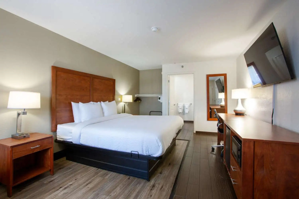 The Hotel Serene Glendale Peoria, Surestay Collection by Best Western