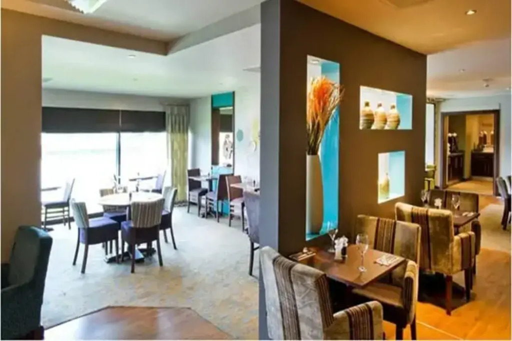Premier Inn Castleford (Xscape, M62, Jct 32)