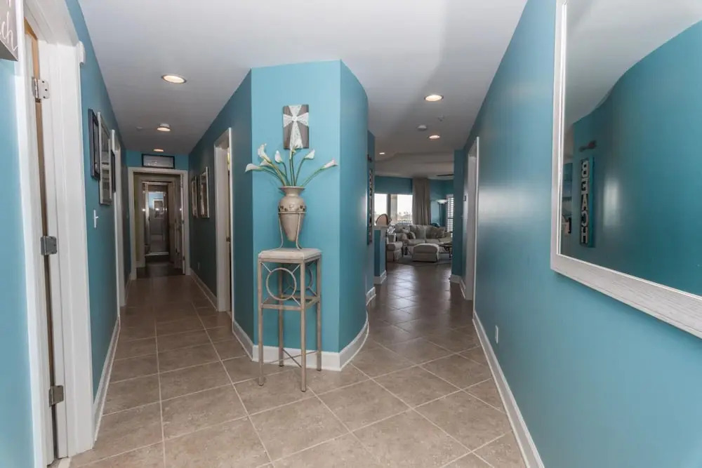1732 W. County Hwy 30A Unit 401