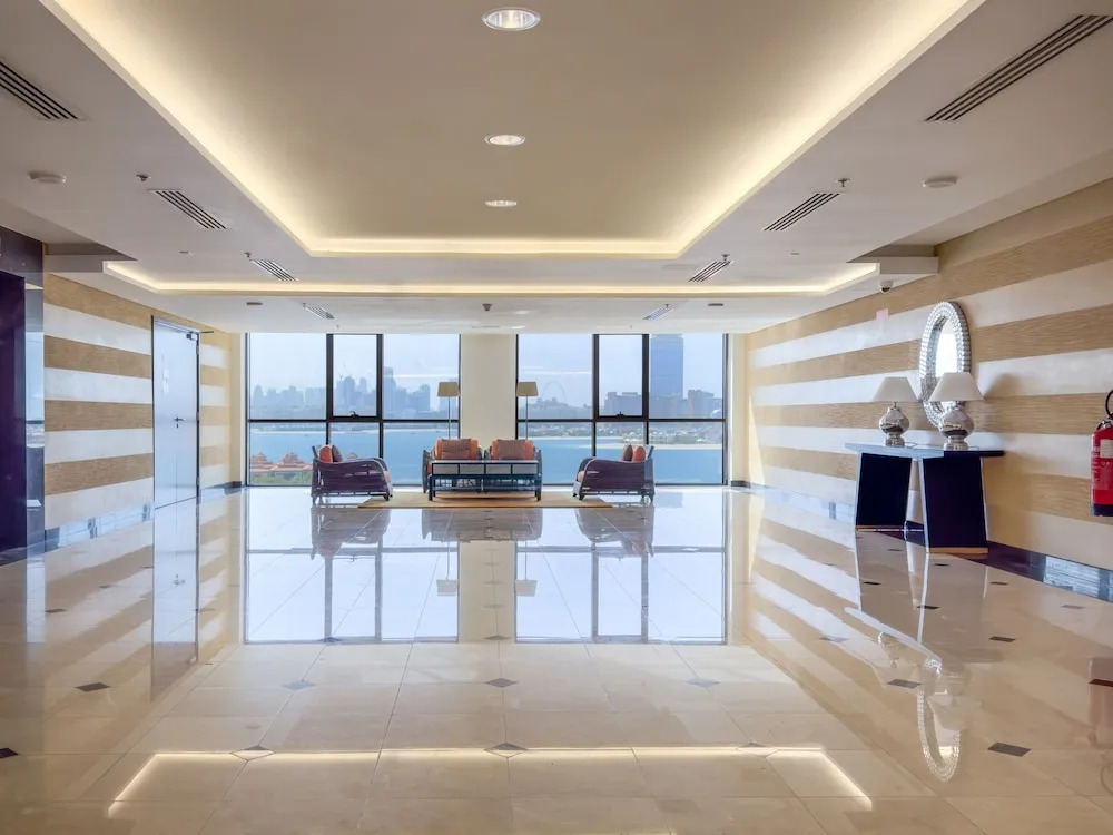 Luxury StayCation - Exquisite 1BR with Stunning Views on Palm Jumeirah
