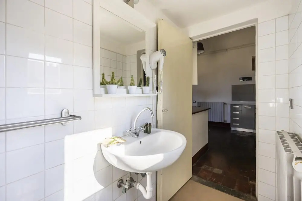 Cerchi 3 in Firenze With 2 Bedrooms and 1 Bathrooms