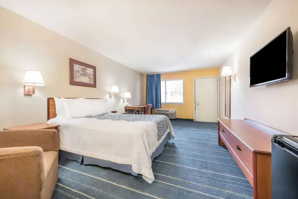 Days Inn Bryan College Station