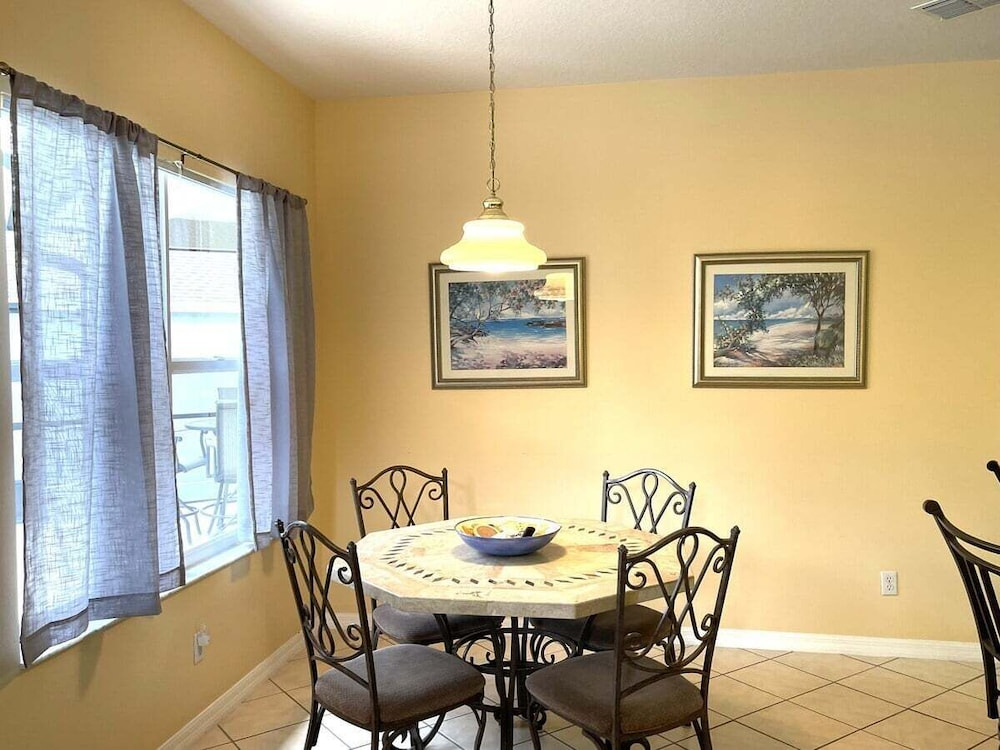 229 Corvina Drive Davenport, 5bed